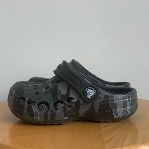 Toddler 8 Crocs